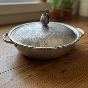 Vintage Rodney Kent Hammered Aluminum Covered Casserole Dish Tulip Pattern #461